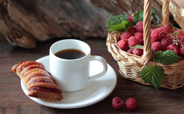 Strudel and coffee — Stock Photo, Image