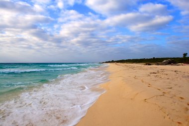 Bulutlu gün Caribbean beach