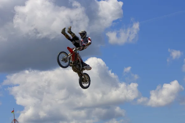 Stunt biker. gratis stile uitvoeren — Stockfoto
