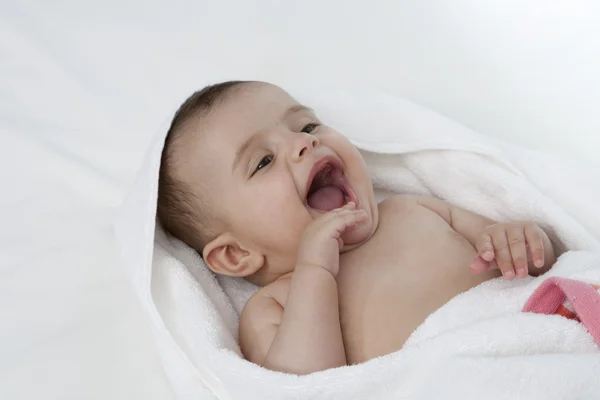 Ребенок после ванны — стоковое фото