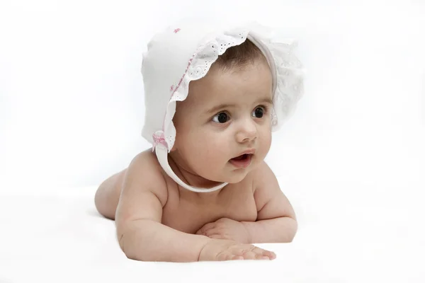 Una bambina con un cappello — Foto Stock