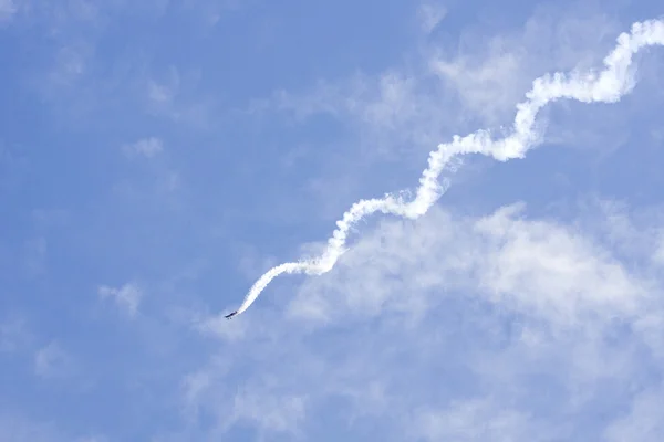 Un avión actuando en un espectáculo aéreo en Jones Beach — Foto de Stock