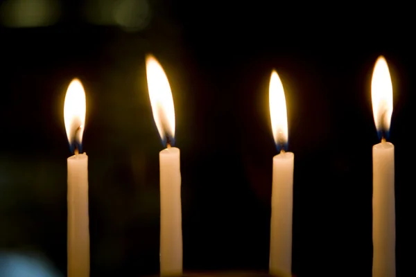 Brandende kaarsen op de kerk van het Heilig Graf — Stockfoto
