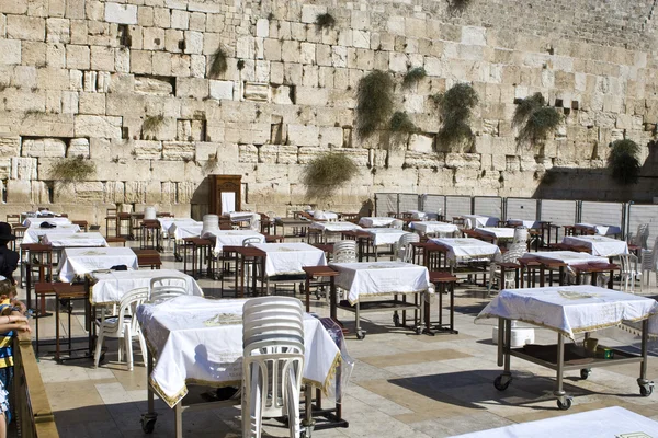 在西墙的犹太人祷告。以色列耶路撒冷 — 图库照片