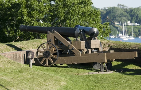 Kanon vid gamla fortet Niagara — Stockfoto