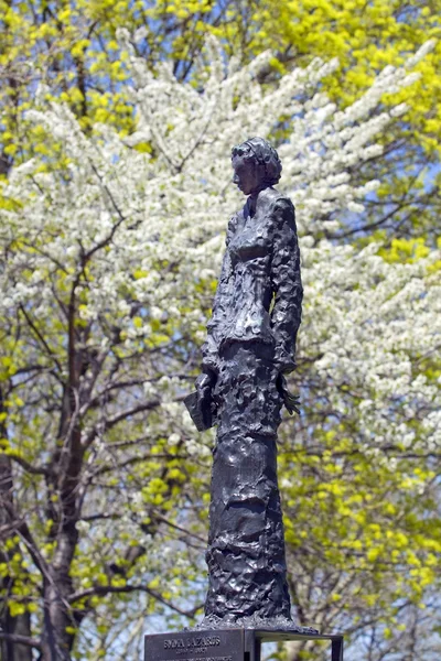 Estátua de Emma Lazarus.Emma Lazarus=Poema famoso Um poema de Emma — Fotografia de Stock