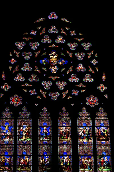 Vitray pencereler. new York'ta St.Patrick's cathedral. — Stok fotoğraf