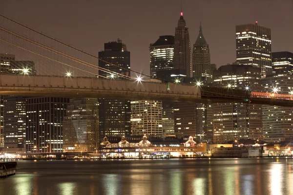 Downtown Manhattan at night — Stock Photo, Image