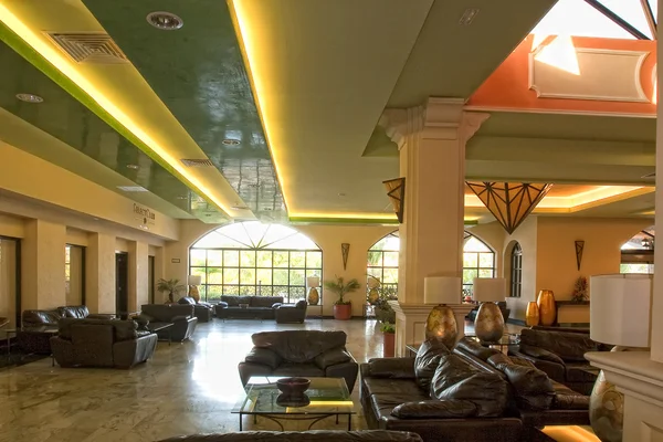 Lobby lucente fantasia di resort — Foto Stock