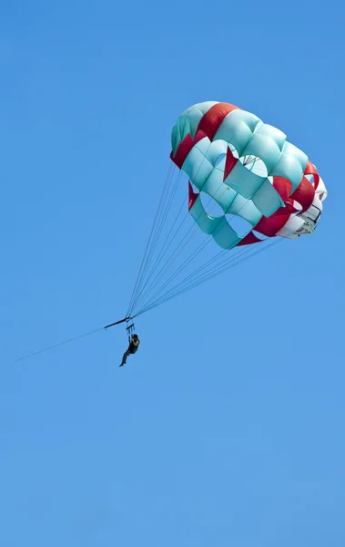 Passagens de par em um paraquedas — Fotografia de Stock