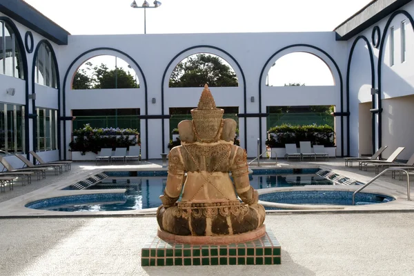 Resort spa piscina jarda — Fotografia de Stock