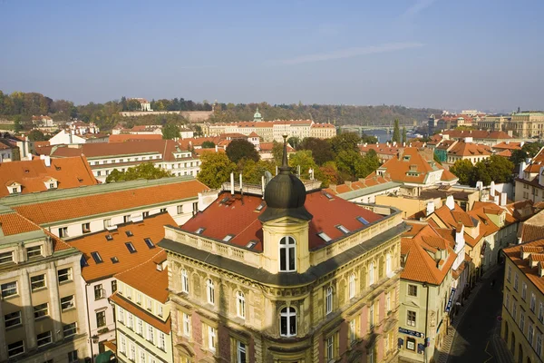 Prag. rote Dächer — Stockfoto