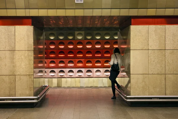 Praag - metrostation. — Stockfoto