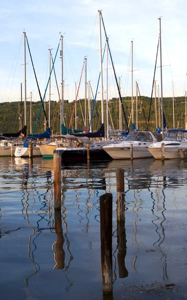 Watkins Glen. Barche a vela nel lago di Senica al tramonto — Foto Stock