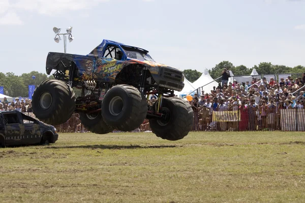 Monster Truck auf Automesse — Stockfoto