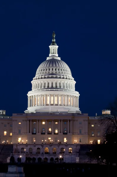 The United States Capitol at night — Stock Photo, Image