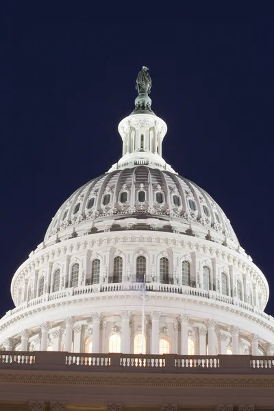 在晚上的美国国会大厦 — 图库照片