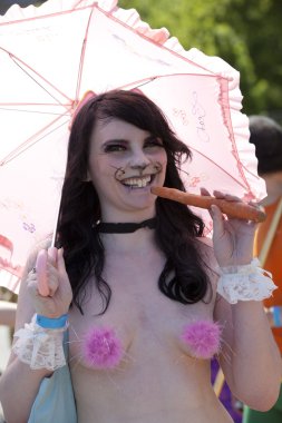 New York - Haziran 23: 30 yıllık Mermaid parade Coney Adası