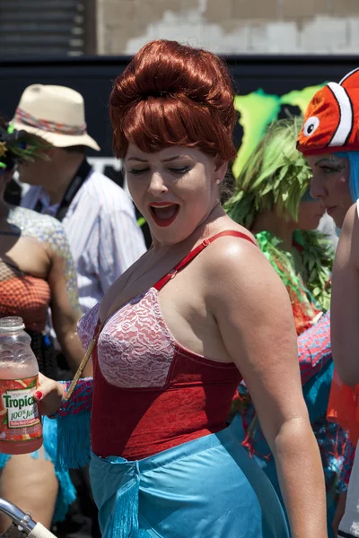 New York - 23. června: 30 roční Mermaid parade na Coney Island — Stock fotografie