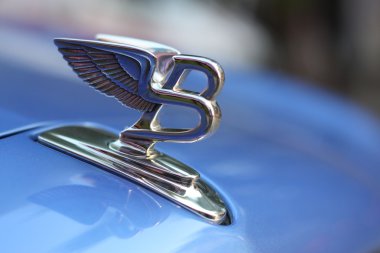 Figure-emblem Bentley clipart