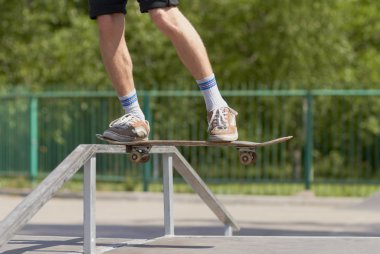 tailside eğlence-skatepark kutusunda Tarih yapıyor skater