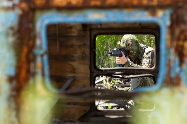 銃を持ったテロリスト ターゲット — ストック写真