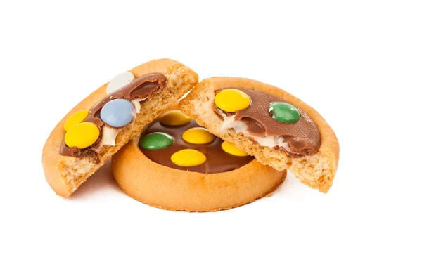 Kekse mit Vollmilchschokolade und farbigen Schokobohnen — Stockfoto