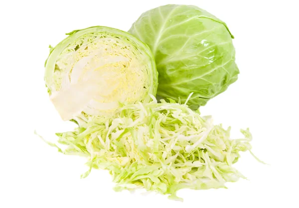 Φρέσκο πράσινο λάχανο με κομμένα απομονωμένες — Φωτογραφία Αρχείου
