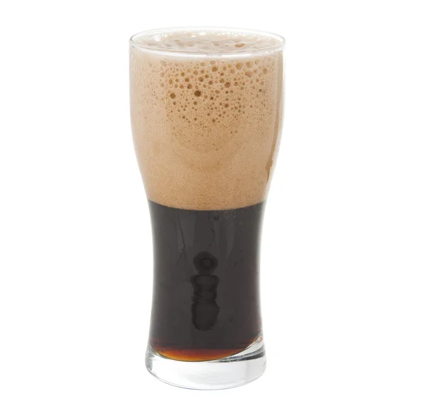 分離した黒ビールのグラス — ストック写真