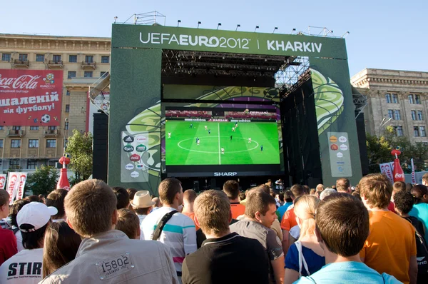 Příznivců, sledování zápasu Polsko - Řecko ukrain, Charkov — Stock fotografie