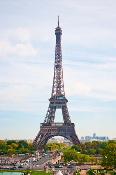 Paris, güzel Eyfel Kulesi. — Stok fotoğraf