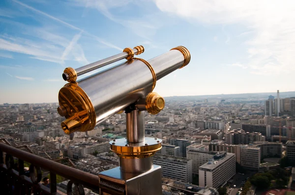 Eiffel Tower telescope overlooking for Paris. — Stock Photo, Image