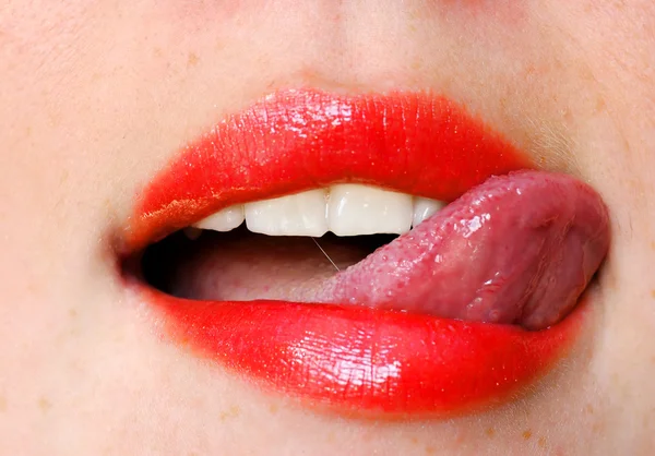 Mund und Zunge aus nächster Nähe — Stockfoto