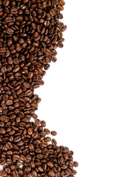 Chicchi di caffè sullo sfondo bianco con spazio copia — Foto Stock