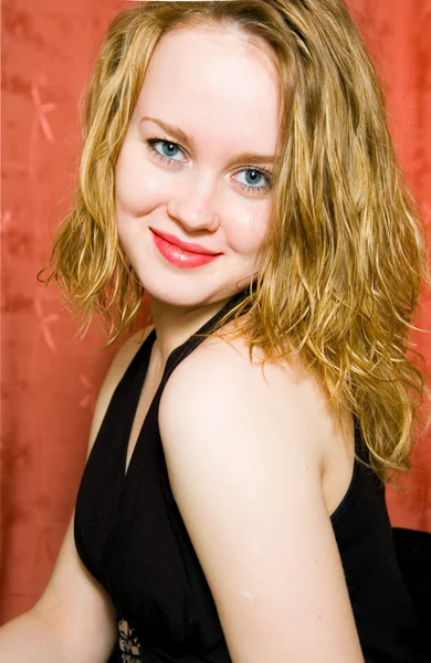 Young woman portrait, studio shot — Stock Photo, Image