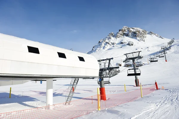 滑雪缆车站 — 图库照片
