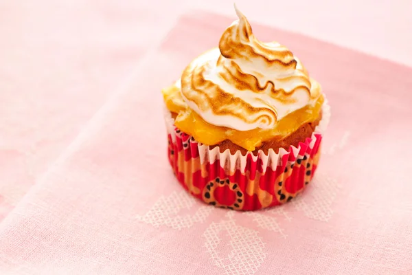 Cupcake met slagroom — Stockfoto
