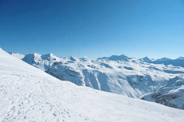 Montañas con nieve en invierno — Foto de Stock