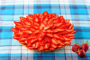 Çilekli tart