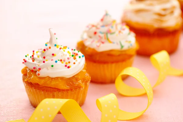 Cupcakes met slagroom — Stockfoto