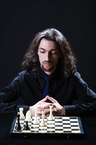 Jogador de xadrez jogando seu jogo — Fotografia de Stock