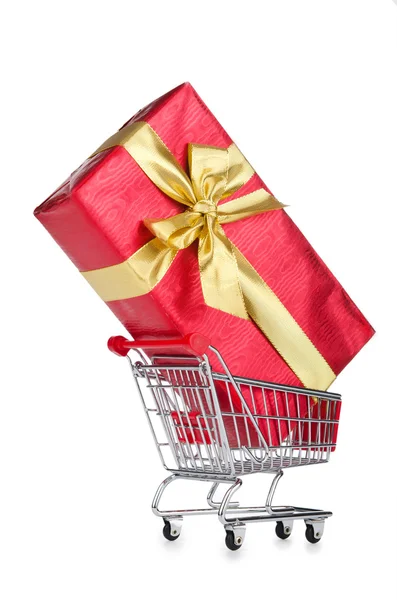 Giftbox ve alışveriş sepeti beyaz — Stok fotoğraf
