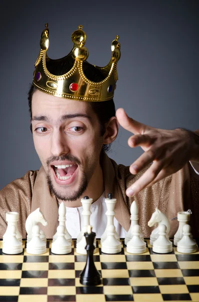Schachspieler spielt sein Spiel — Stockfoto