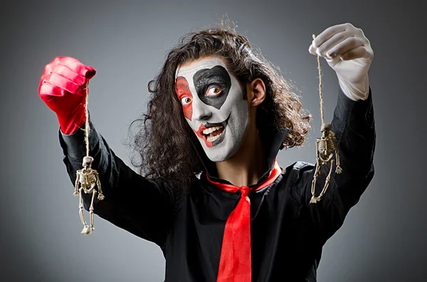 Joker avec masque facial en studio — Photo