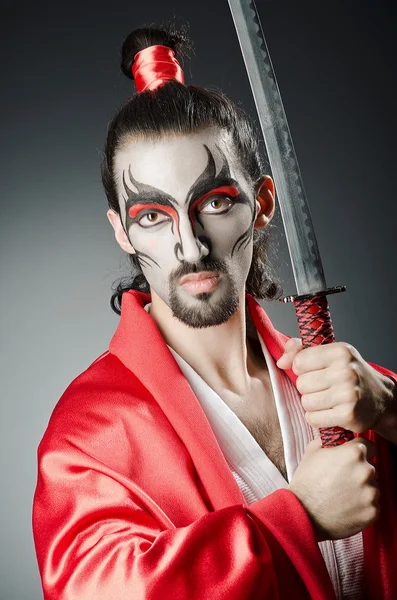 Japanischer Schauspieler mit Schwert — Stockfoto