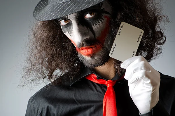 Joker con tarjetas en el estudio de rodaje — Foto de Stock