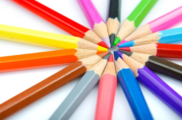 Цветные карандаши в концепции творчества — стоковое фото