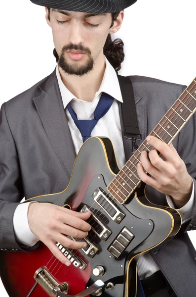 화이트에 비즈니스 정장에 기타 연주자 — 스톡 사진