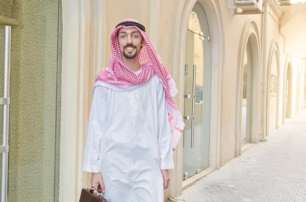 夏の通りにアラブ — ストック写真