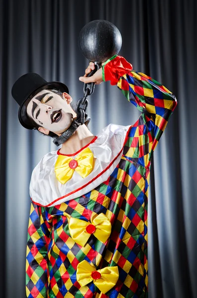Clown med bojor i studio — Stockfoto